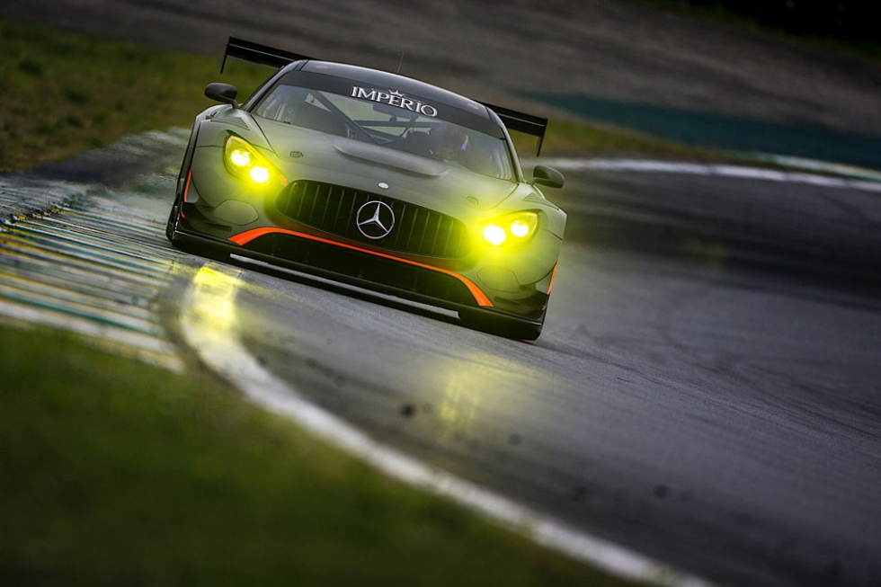 Mercedes AMG de Campos e Figueroa foi pole na GT3 - Foto: Bruno Terena/MS2