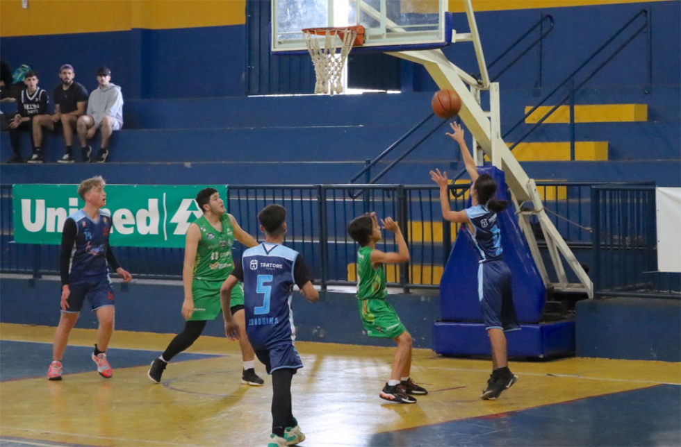 Equipe sub-15 da APVE Londrina Basketball tem 100% de aproveitamento no Campeonato Paranaense - Foto: Júlio Sodré