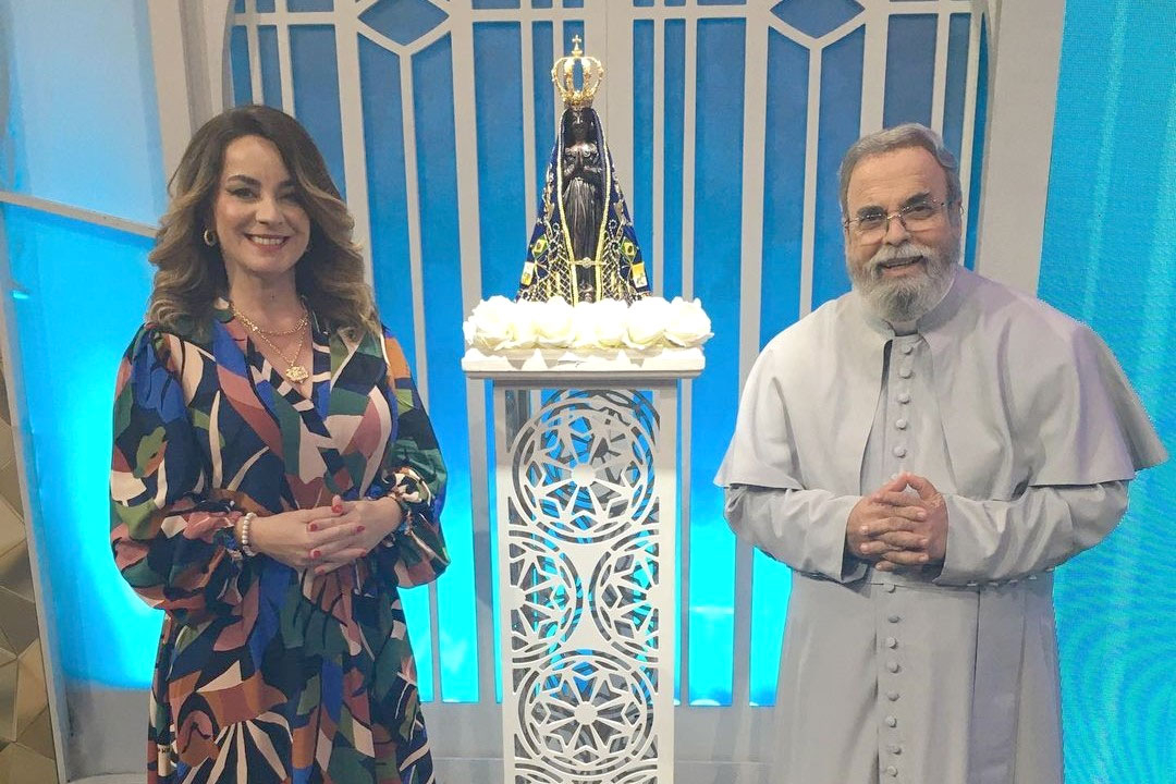Pe. Antonio Maria e Dani Espíndola - Divulgação/TV Aparecida